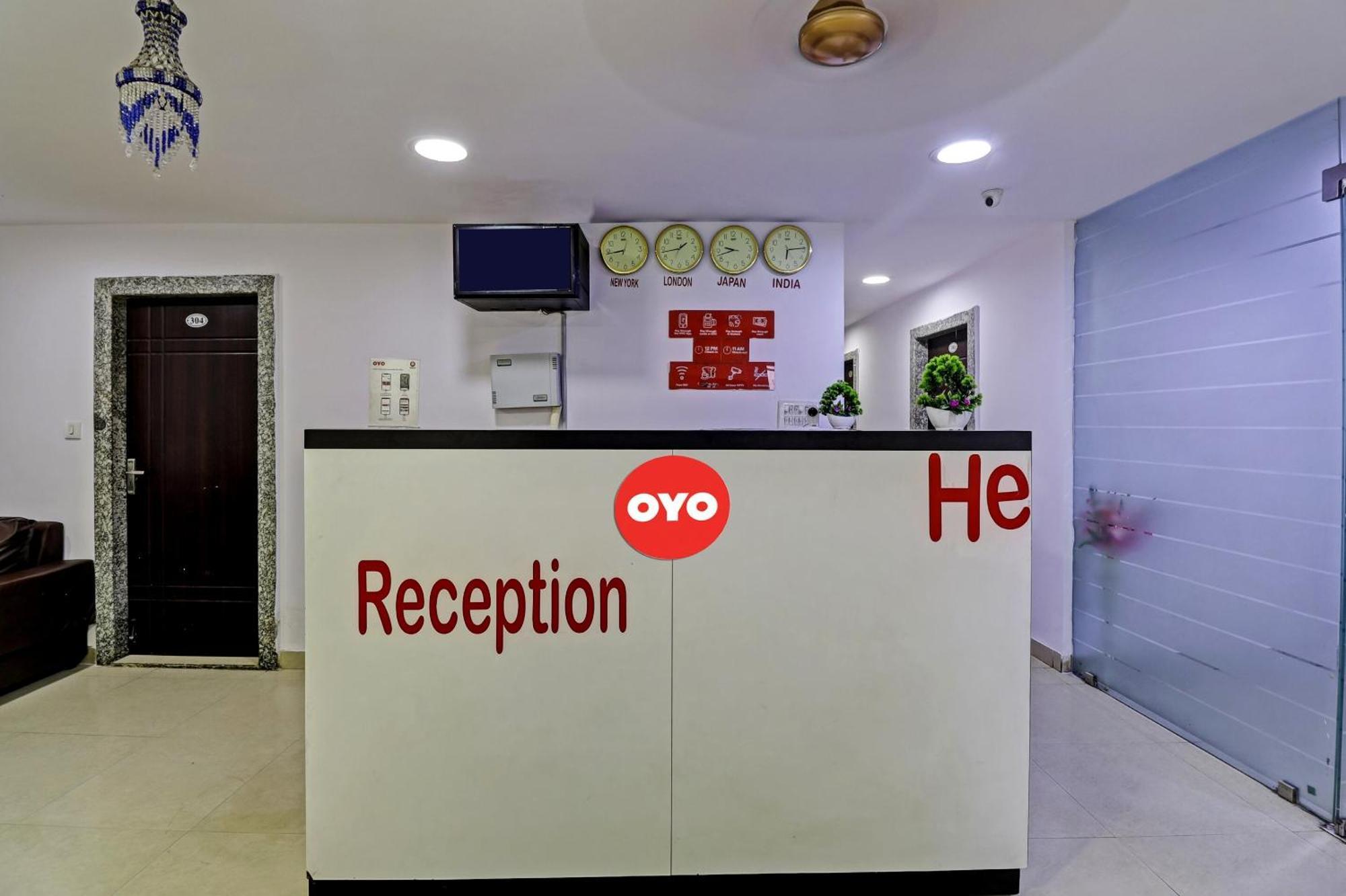 Oyo 18341 Flagship Metro International Hotel Hyderabad Exterior photo